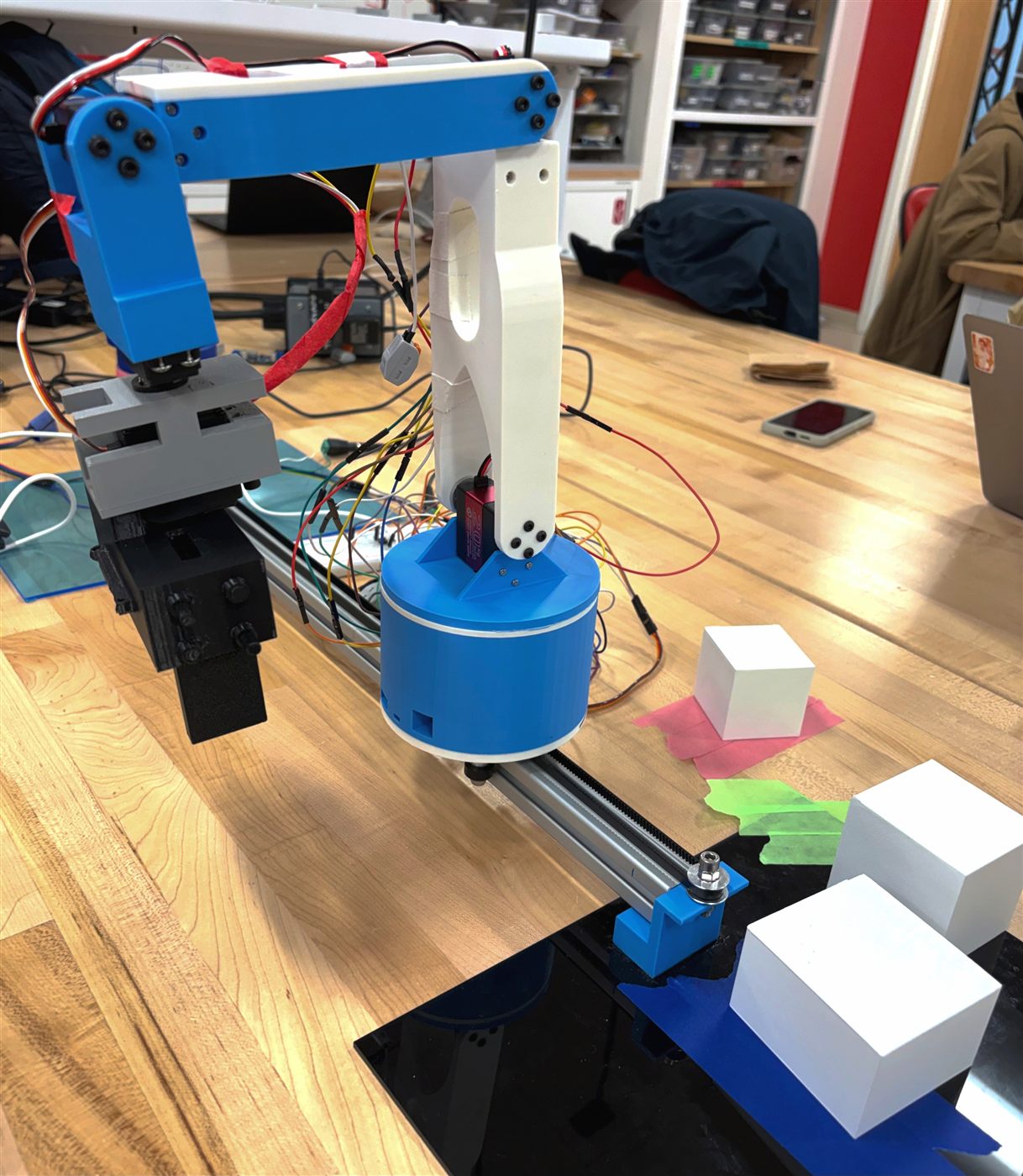 The warehouse sorting robot arm